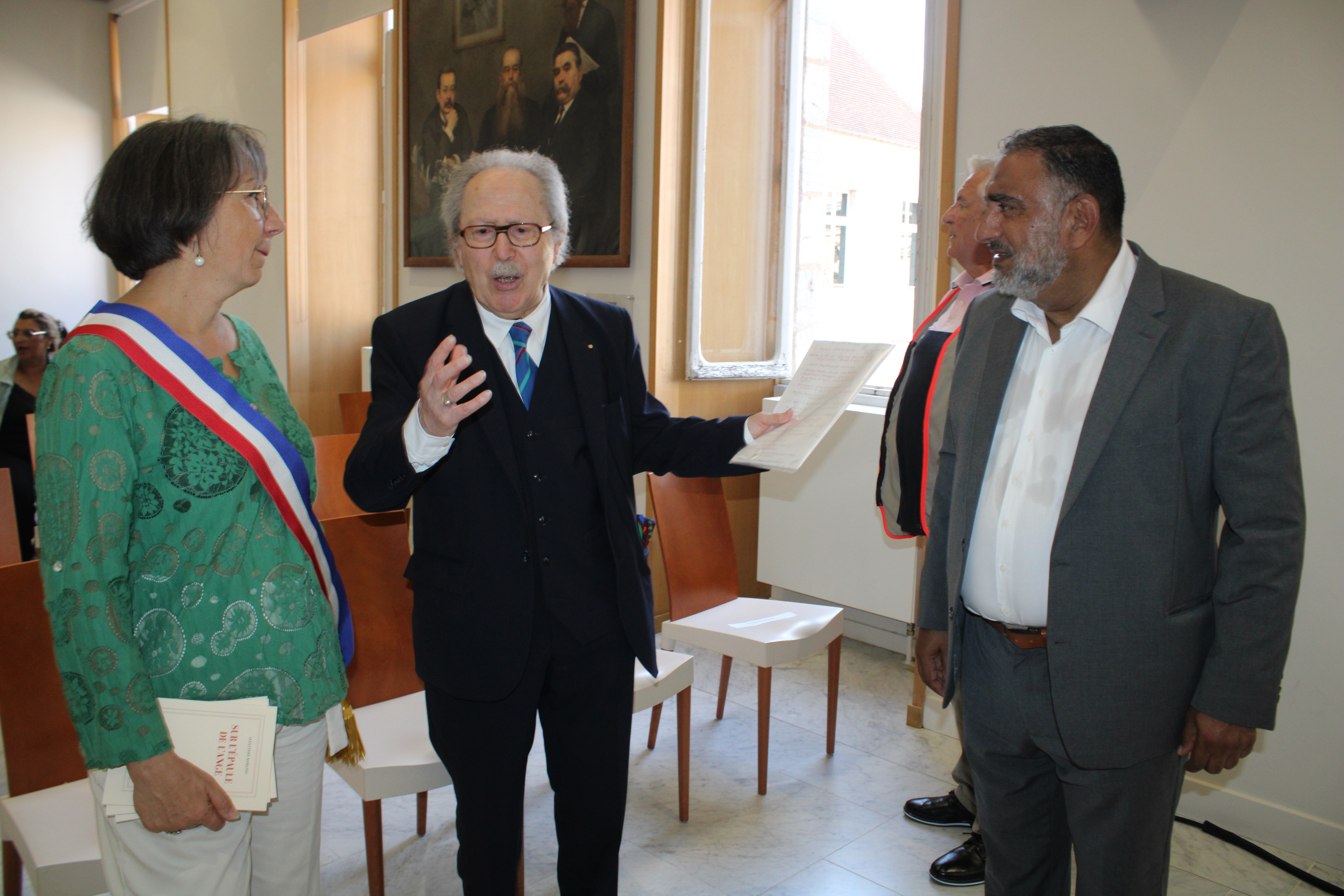 Monsieur Vanko DAUVERGNE-ROUDA, Président d’honneur de l’Union Romani de France, organisation membre de l’Union Romani Internationale (U.R.I.)